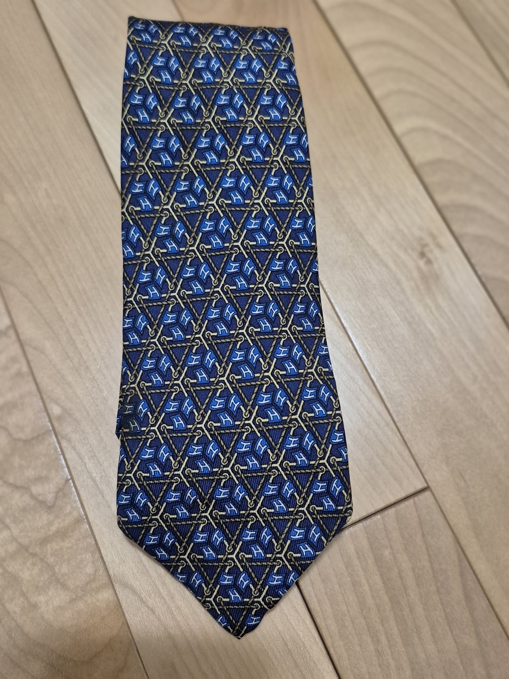 VTG. Hermes Blue and Gold H DESIGN Silk Tie 913 HA